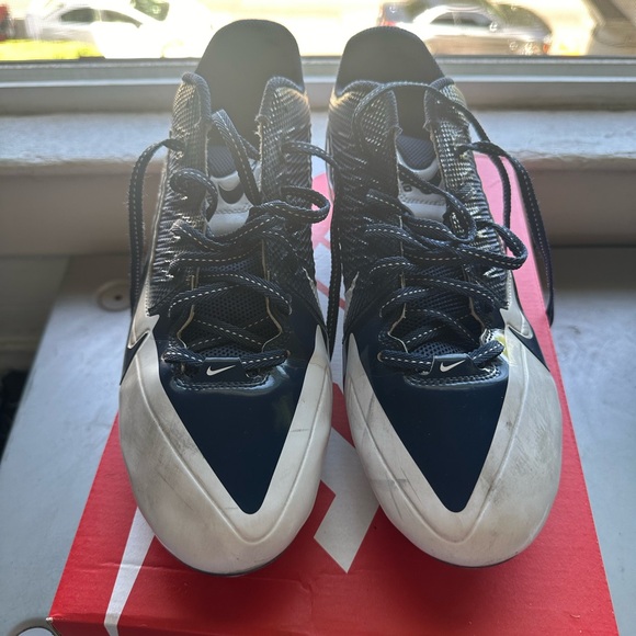 Men's White and Navy Football Cleats - Picture 5 of 6